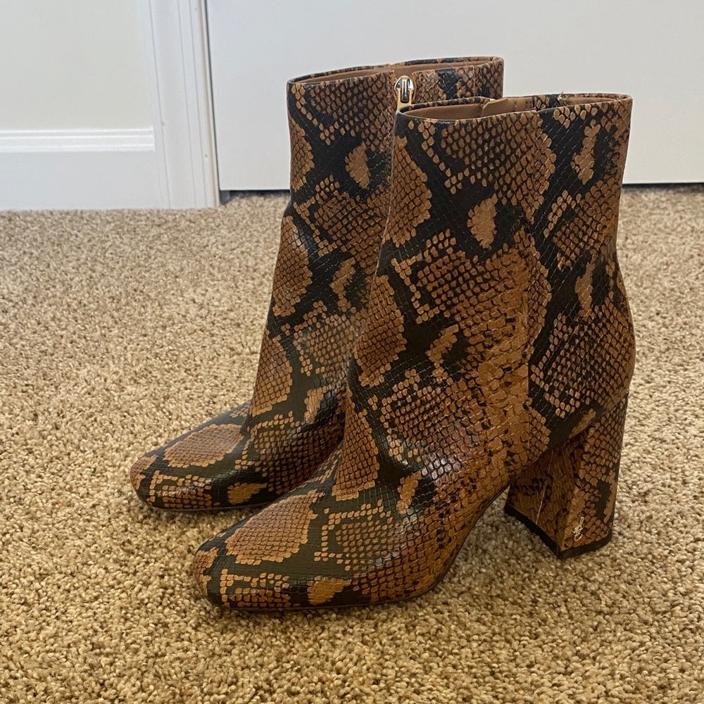 Sam Edelman W8.5 Snakeskin Patterned Ankle Boots